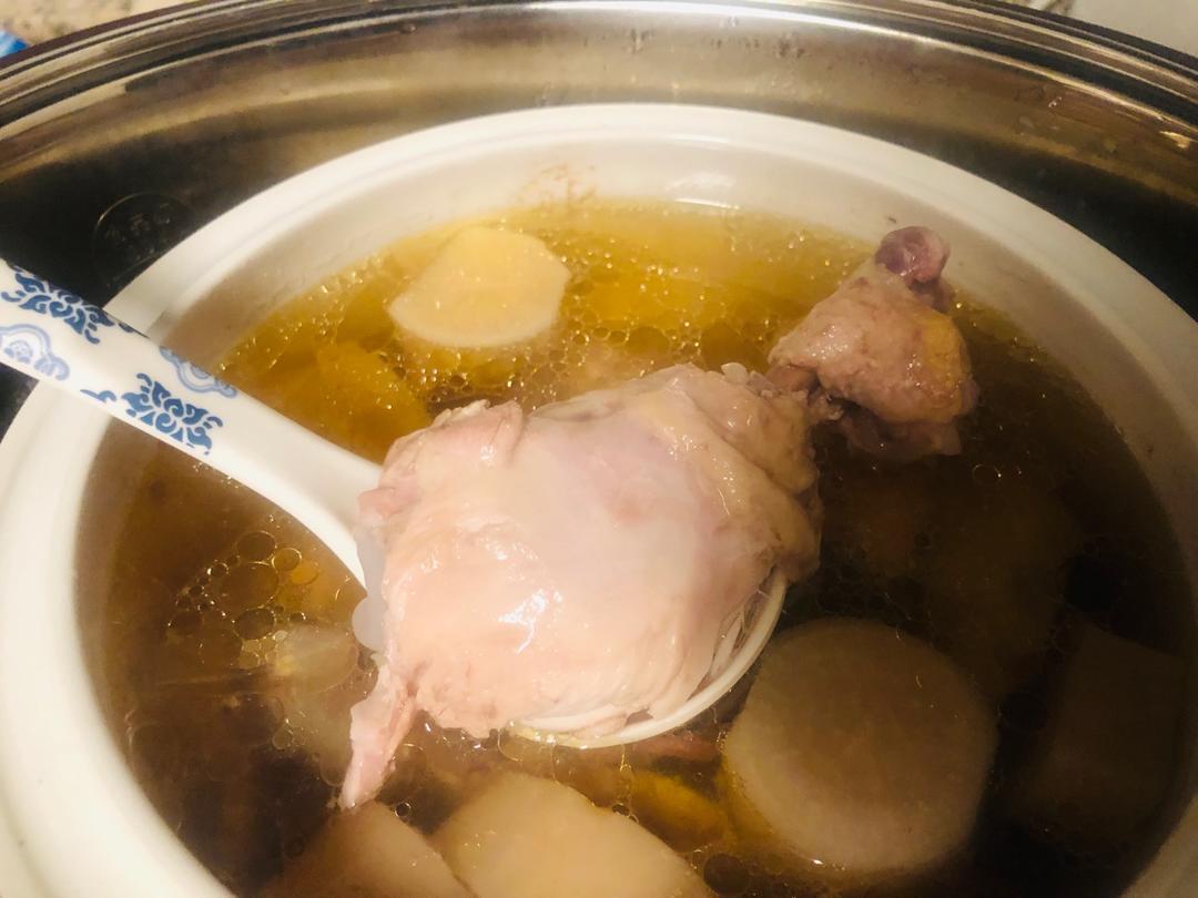 萝卜鸡汤