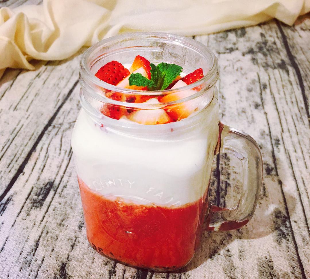 草莓芝士奶盖的做法