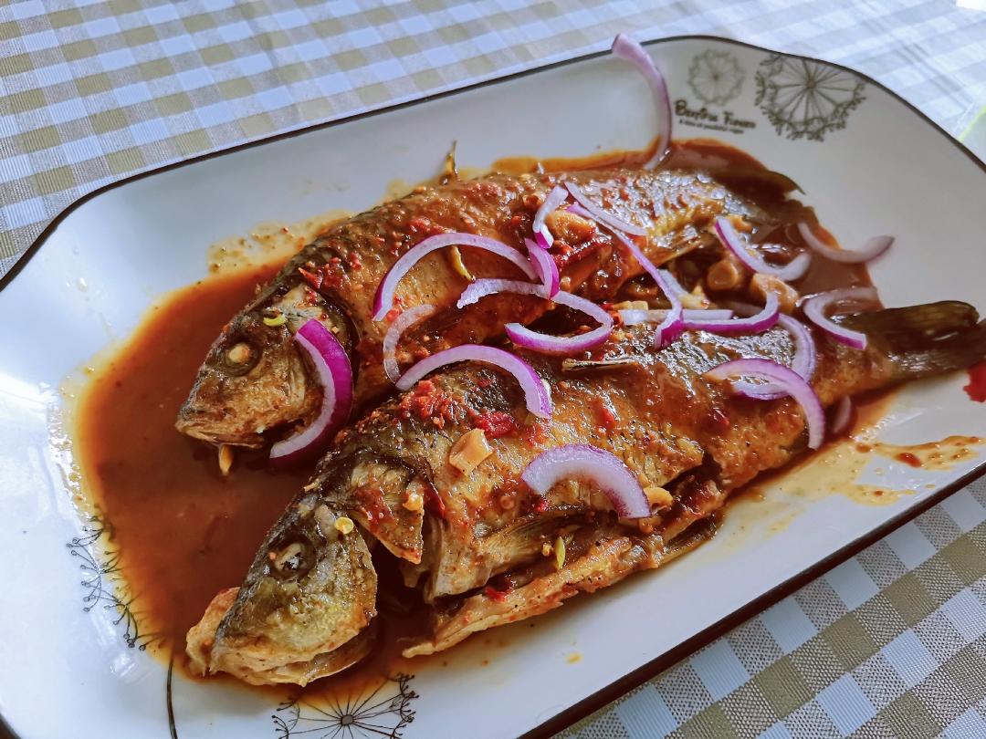 当啤酒遇上鲫鱼完美的红烧味儿