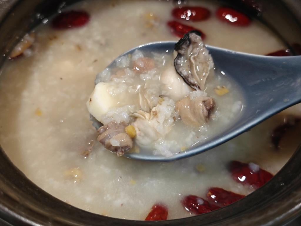 滋补生蚝鸽子粥