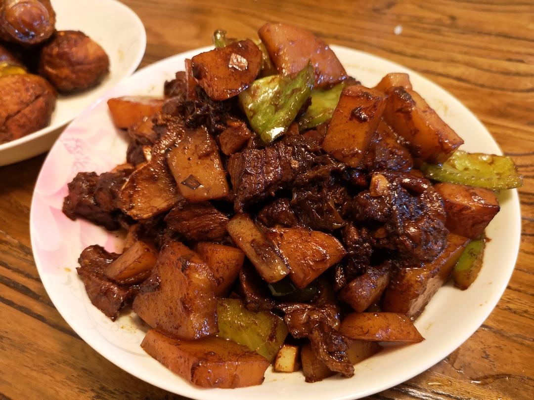 红烧牛肉土豆 （独家秘制）