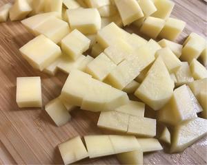 豆豉排骨土豆蒸饭的做法 步骤2