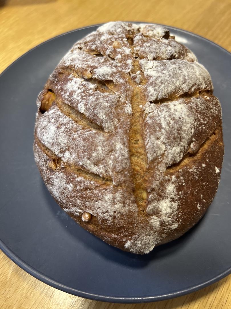 不用黄油不用揉出膜的黑全麦坚果面包