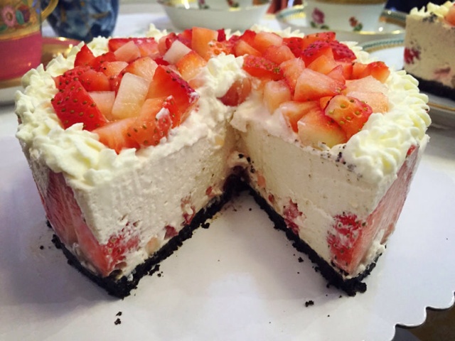 草莓果粒冻芝士蛋糕