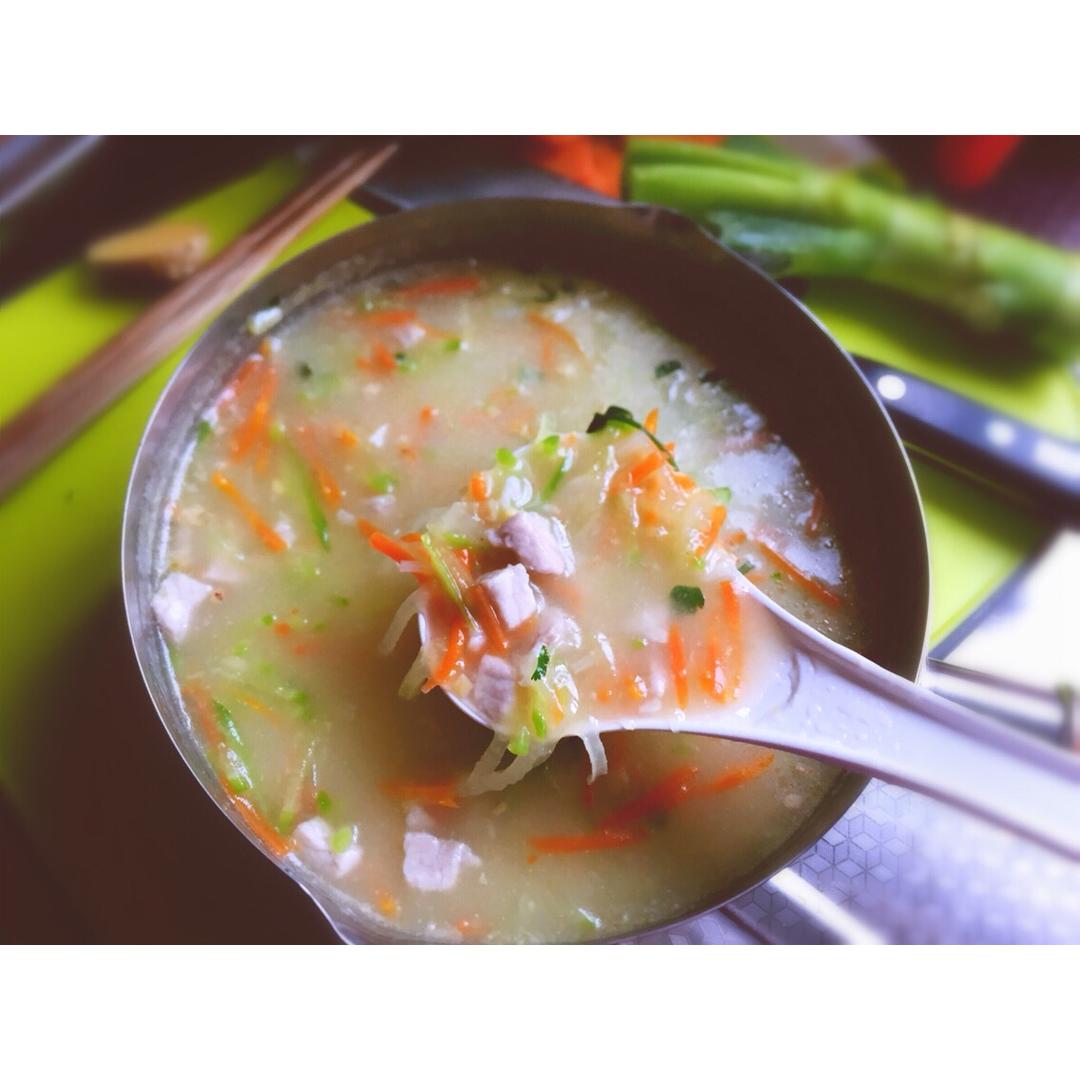 大敏爱下厨做的青萝卜丝咸汤