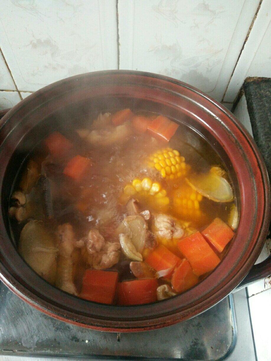 香菇炖鸡汤
