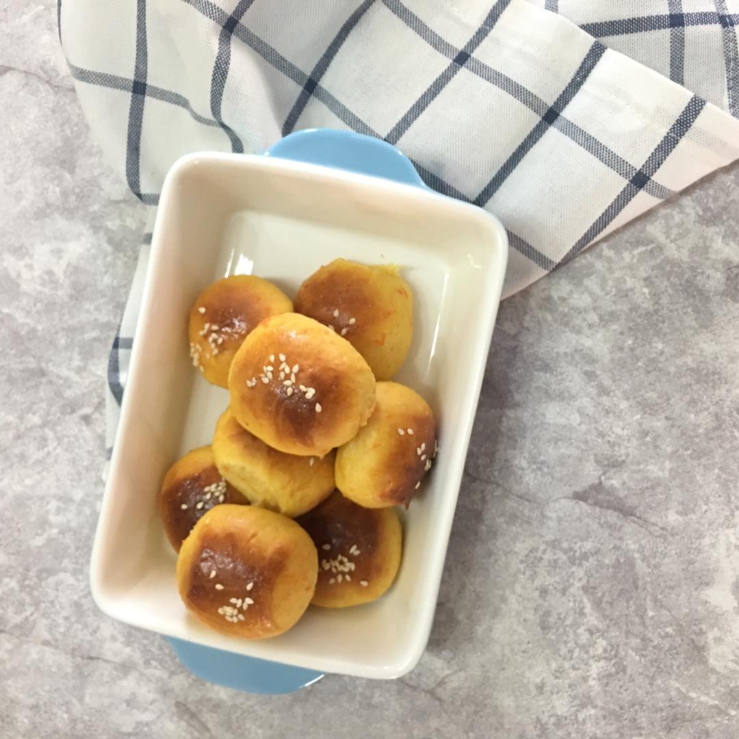 胡萝卜奶油小面包