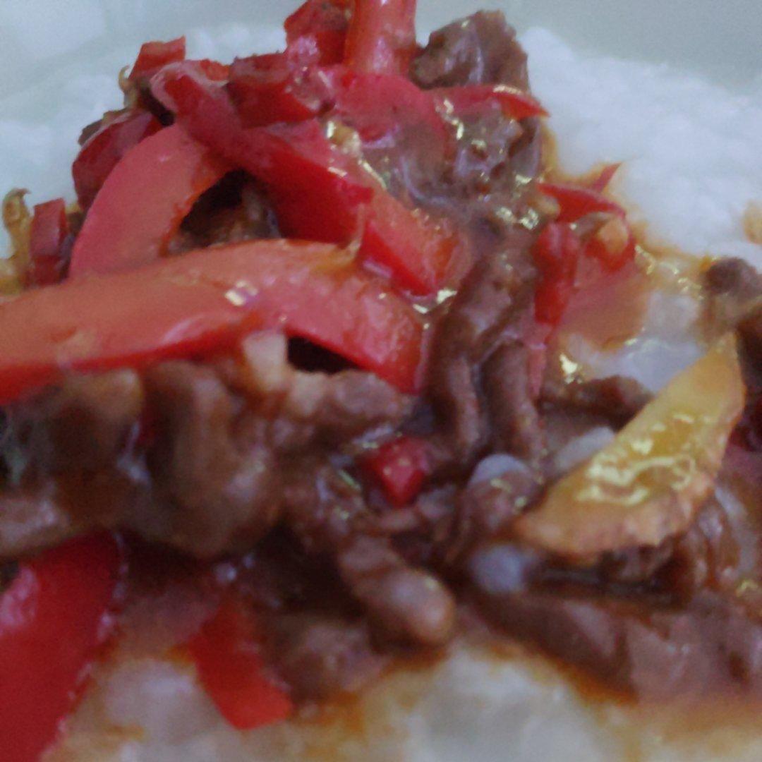 厨师长教你：“青椒牛肉丝”的家常做法，家乡的味道，先收藏了