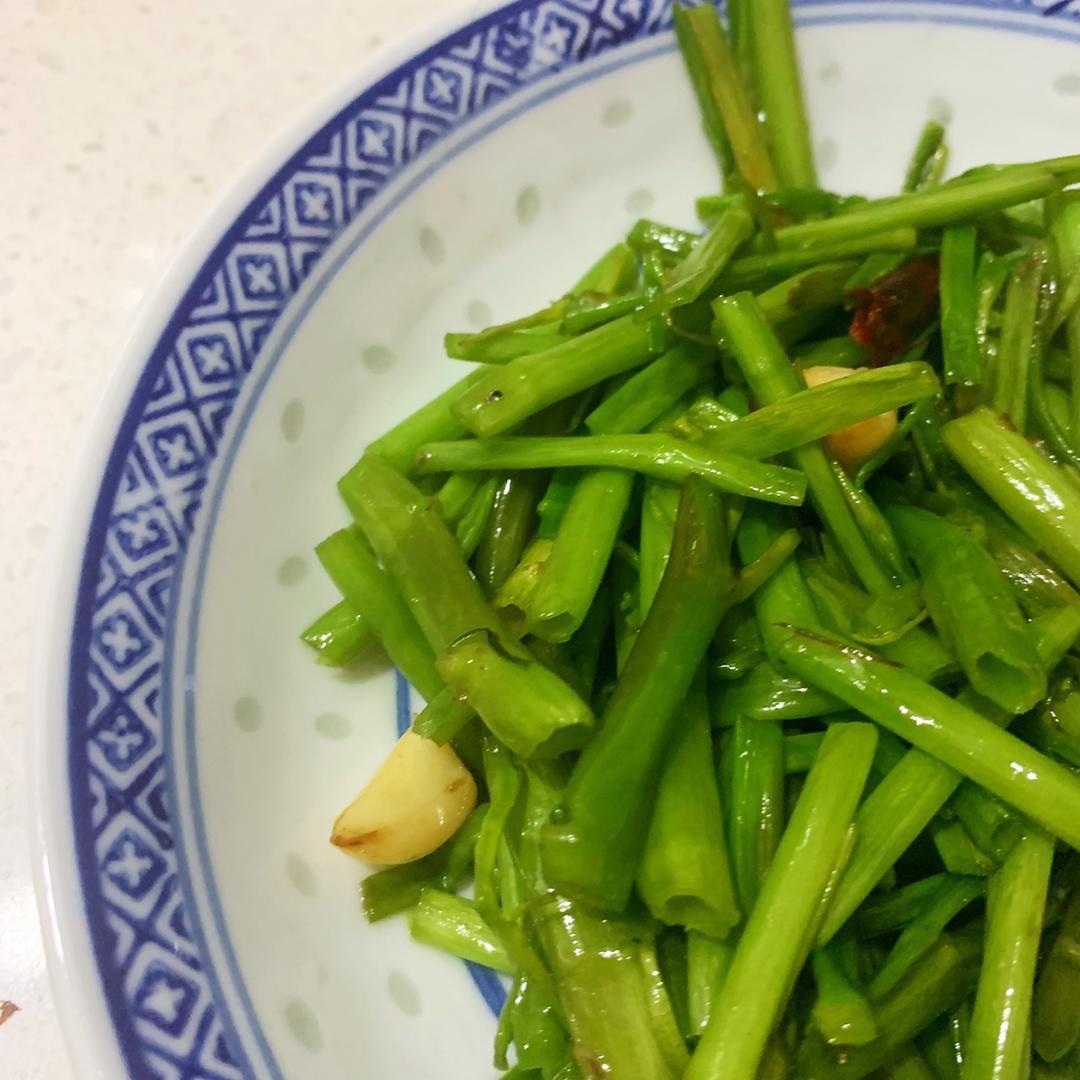 炝炒空心菜（不黑的秘密）