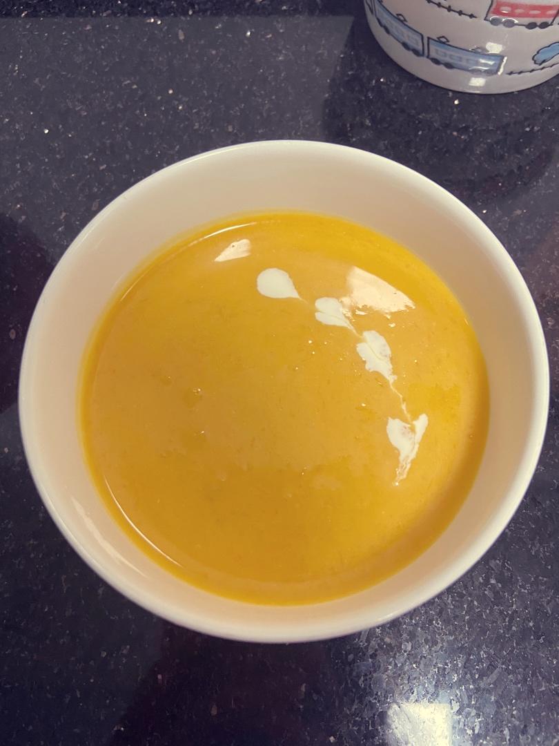 简单版奶油南瓜汤，有颜值又有营养