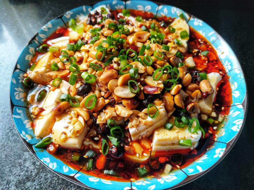 红油内酯豆腐的做法