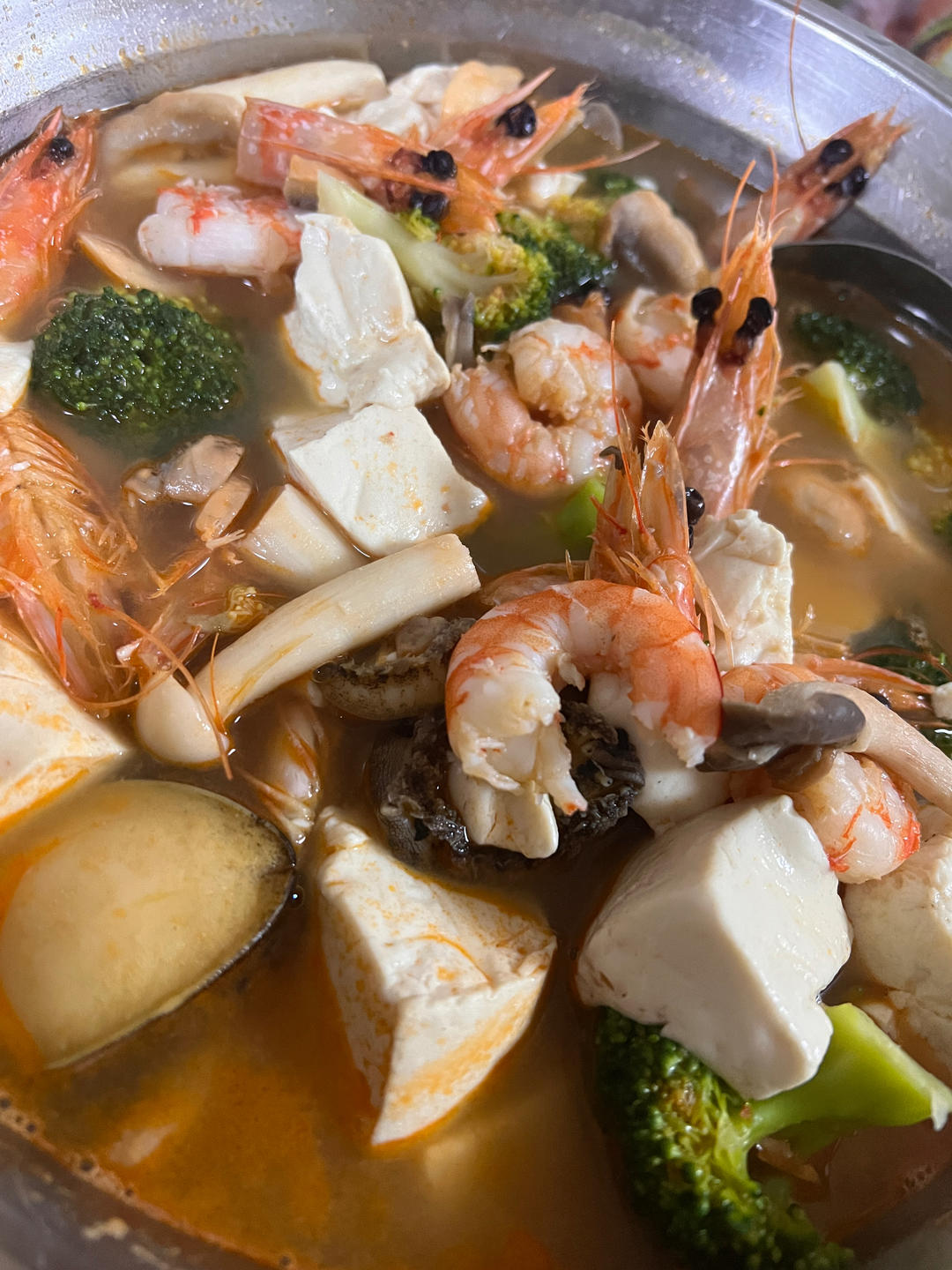 豆腐鲜虾菇菌汤