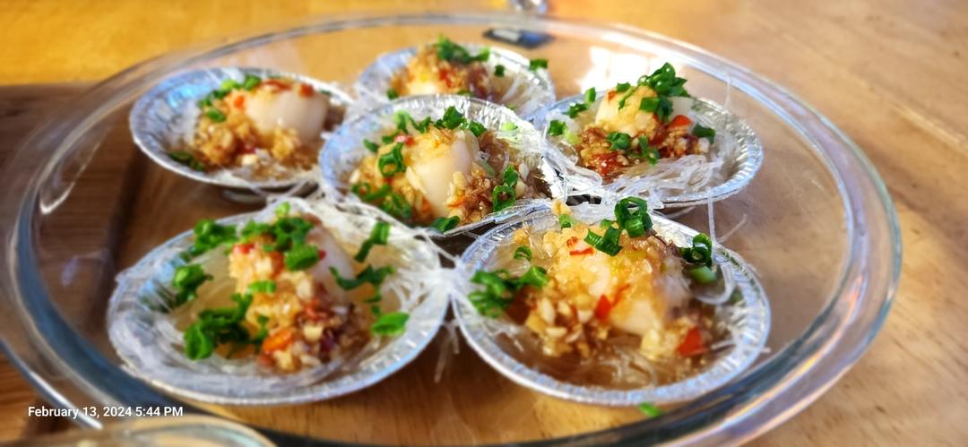 蒜蓉粉丝蒸扇贝（清晰图片步骤讲解）