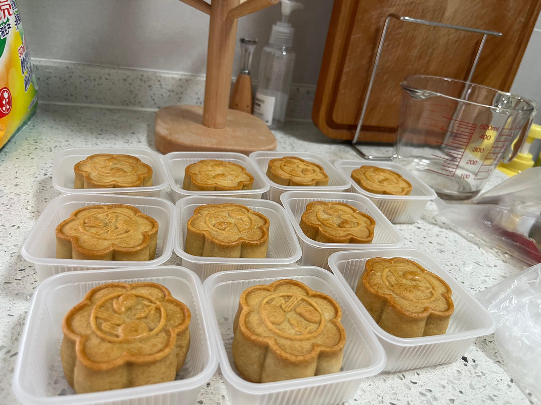 广式月饼—蛋黄莲蓉月饼