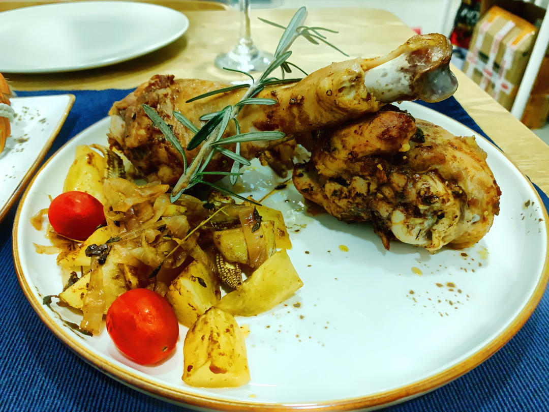 感恩节烤火鸡腿