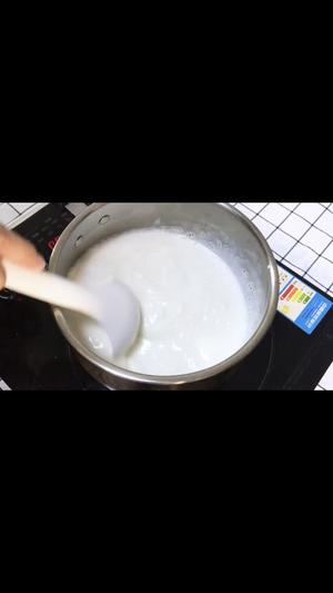 超香外酥里嫩的炸牛奶的做法 步骤3