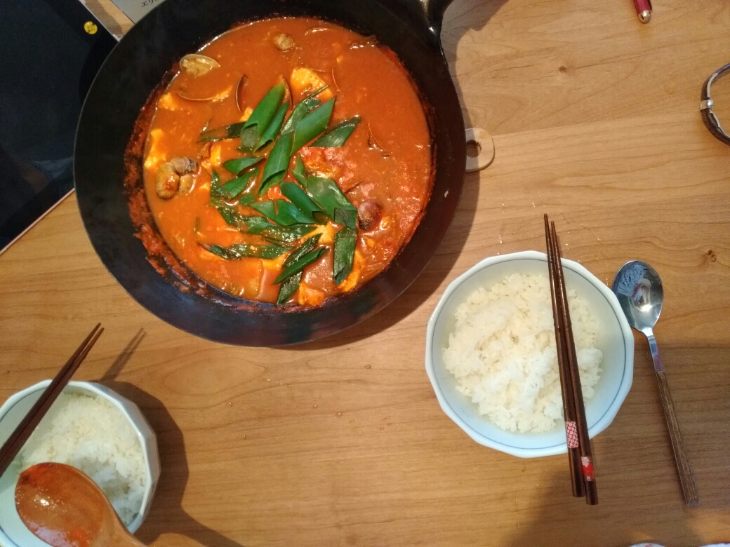 韩国海鲜豆腐锅