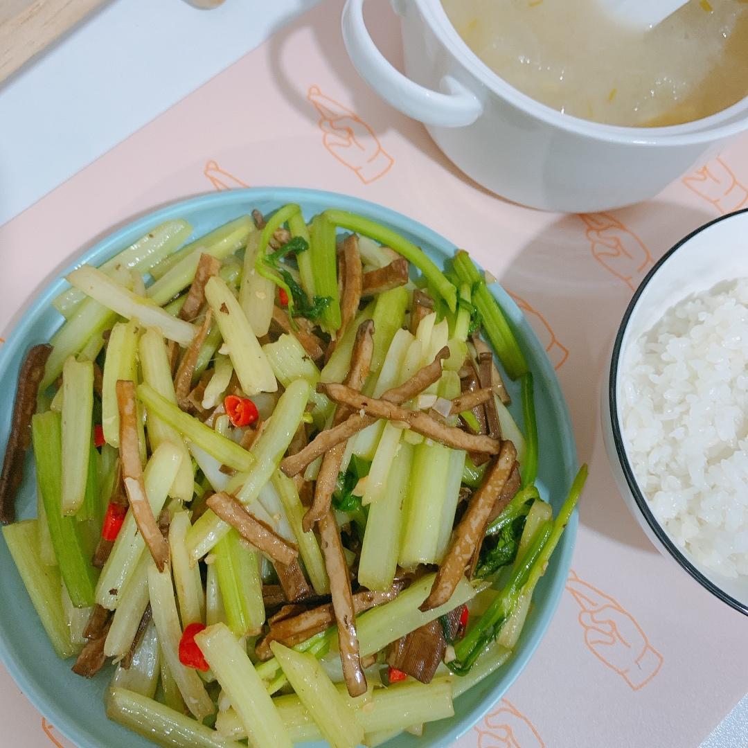 芹菜炒香干