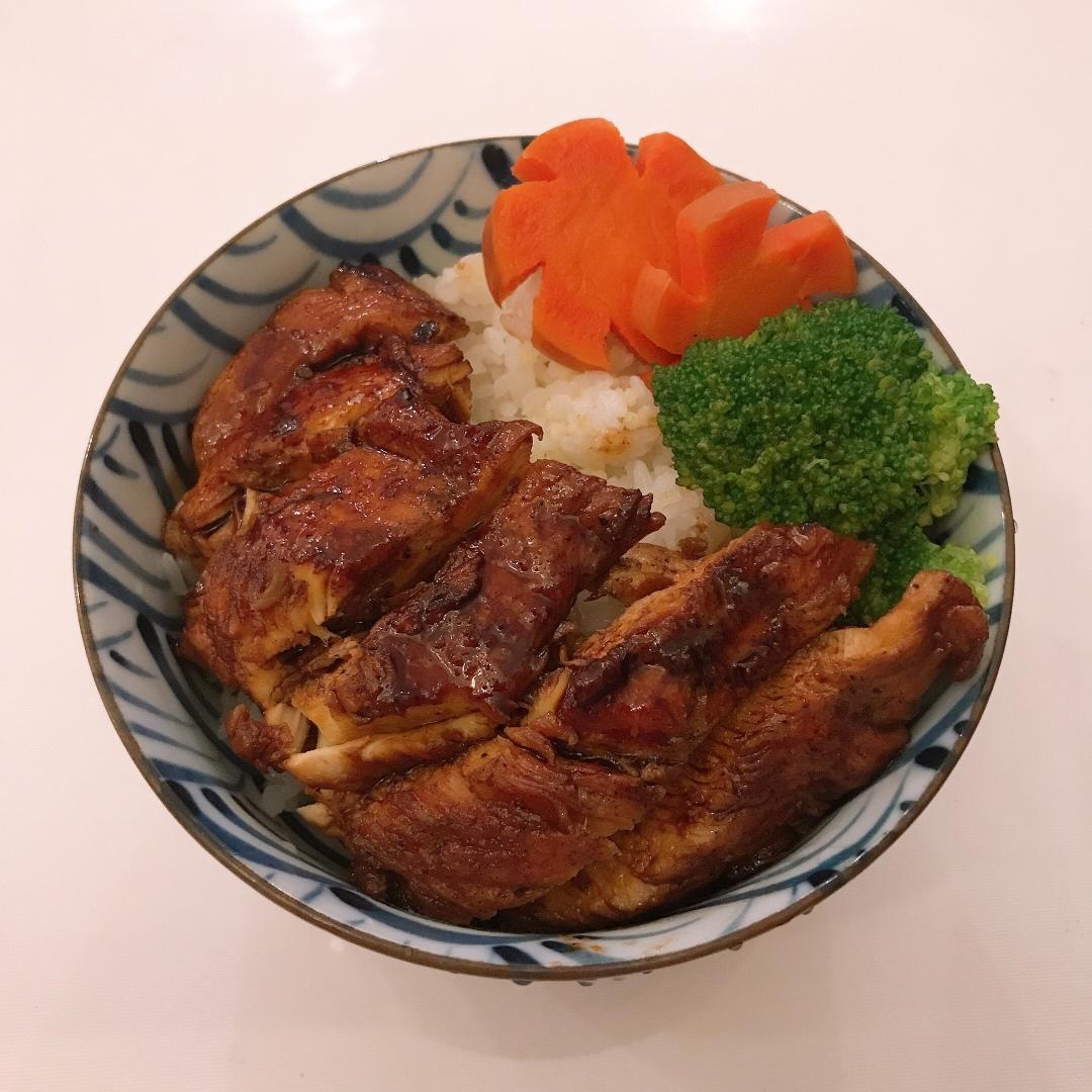 照烧鸡腿饭