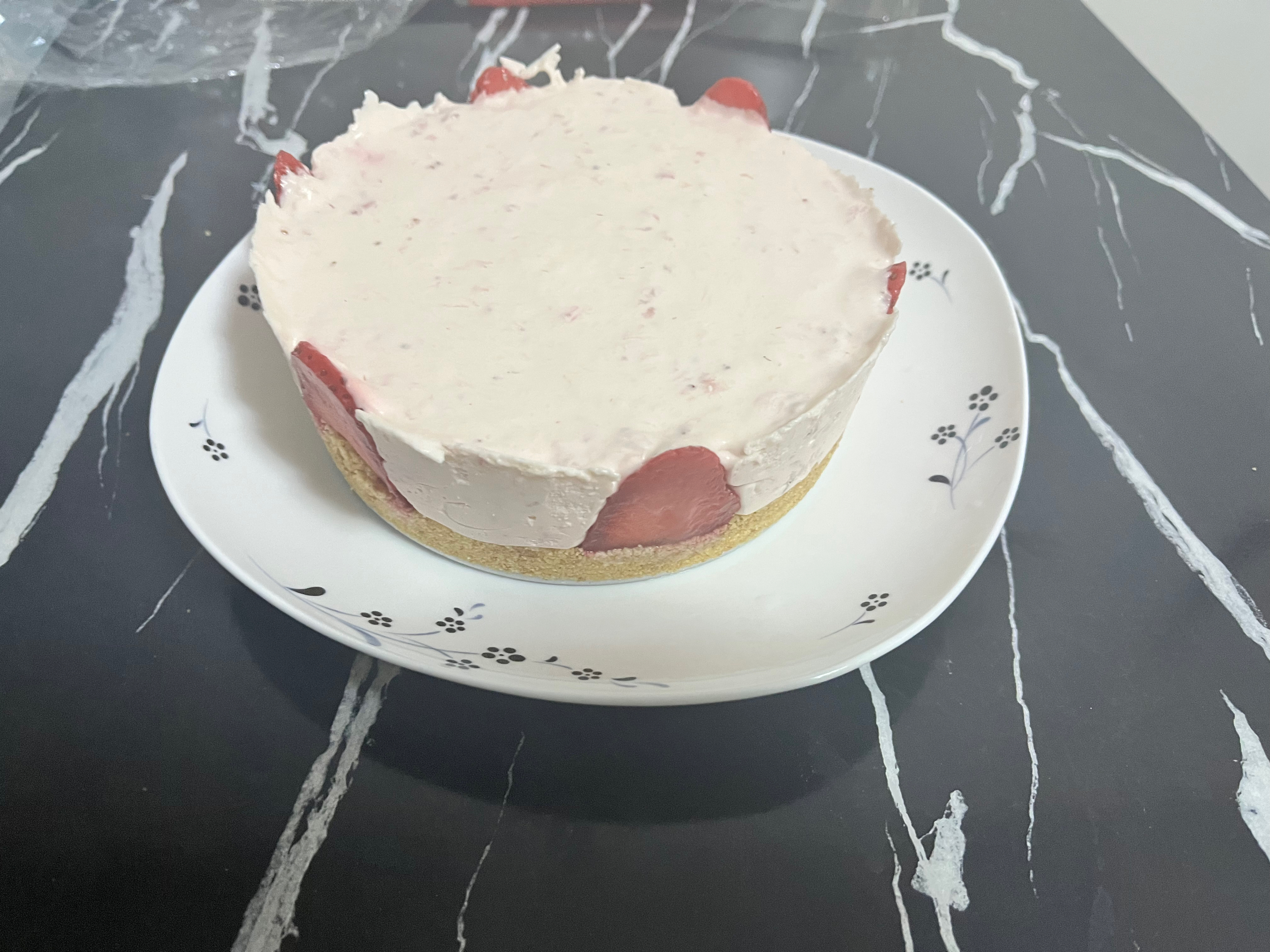 零难度免烤箱 超好吃的草莓奶油慕斯蛋糕