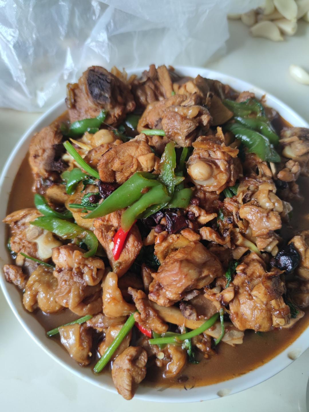 厨师长教你：鲁菜“枣庄辣子鸡”的家常做法，汁香味浓，鲜辣过瘾
