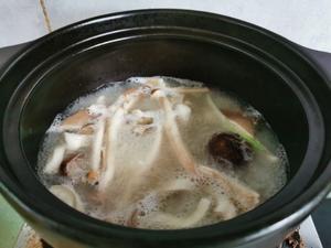 自制砂锅清汤冒菜（好吃到汤都喝完）的做法 步骤4