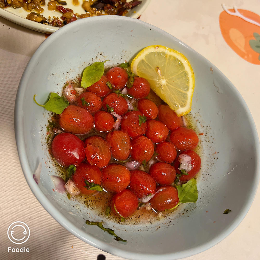 意式腌渍小番茄