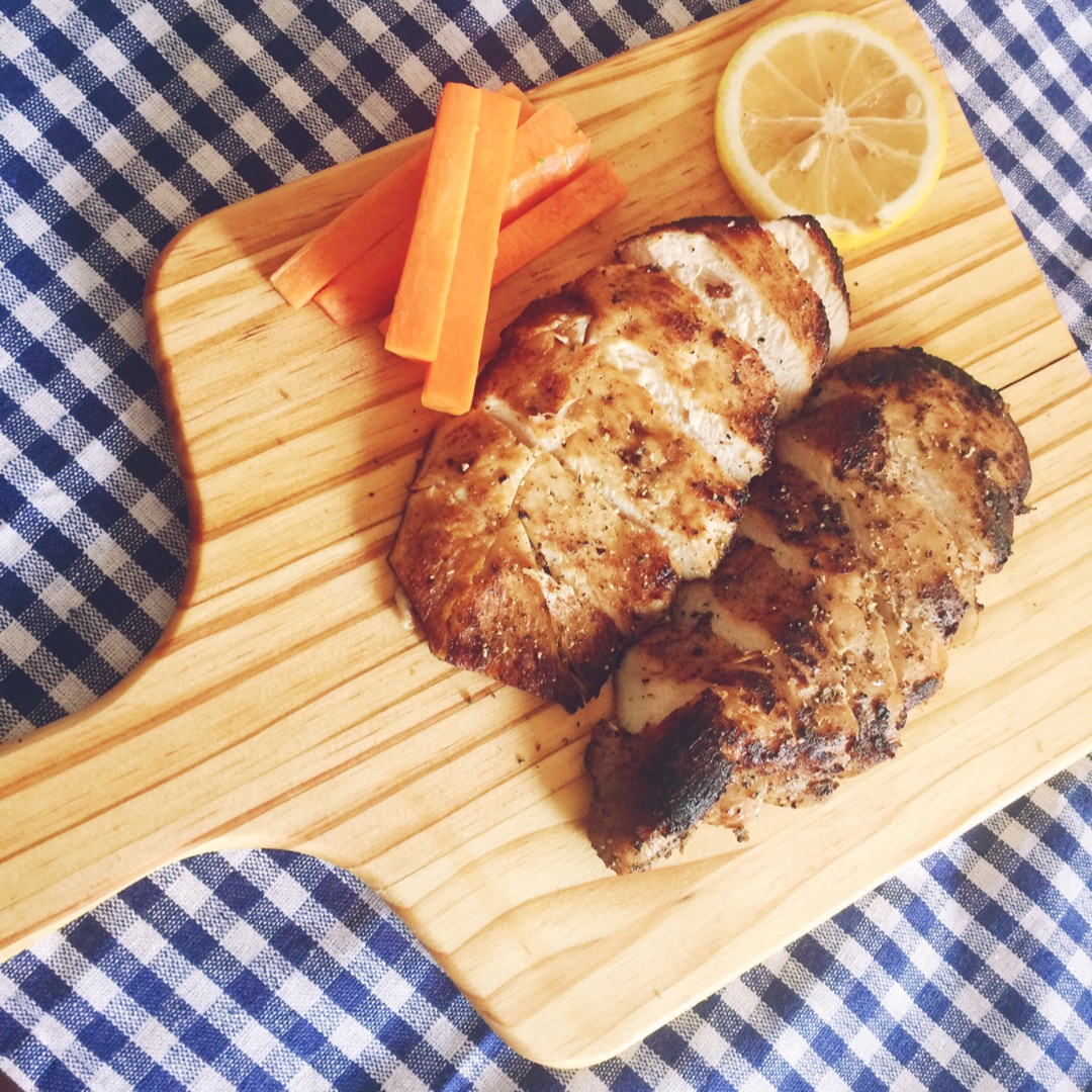 酷炫屌炸天好吃的煎鸡胸肉（香蒜蜂蜜煎鸡胸肉）