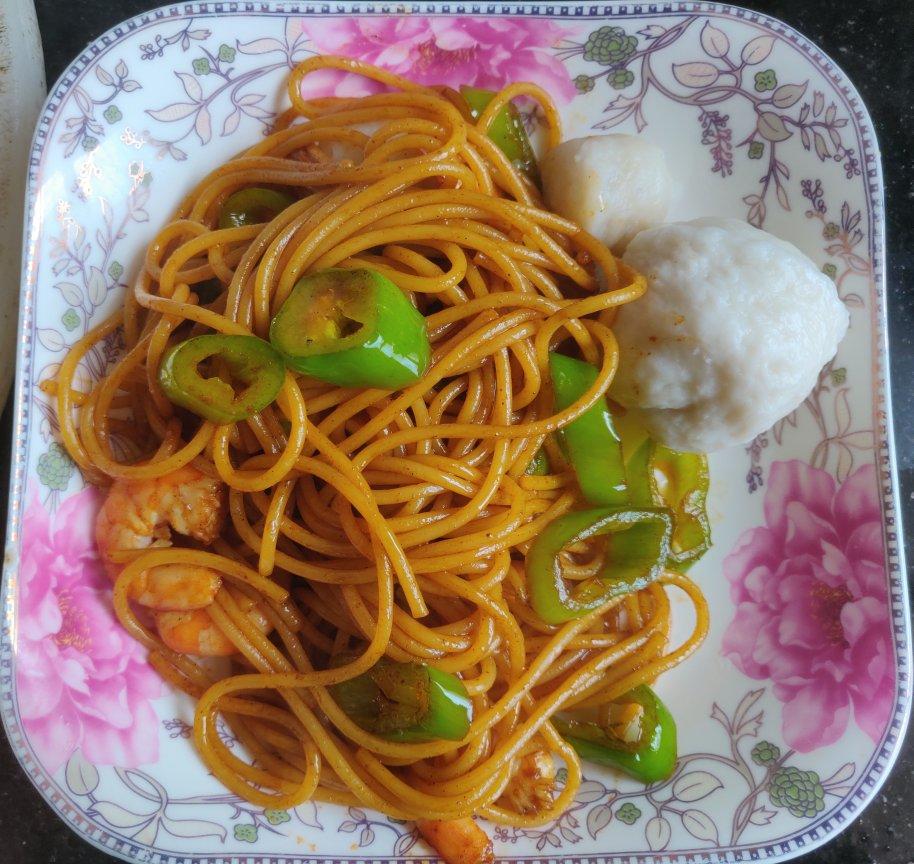黑椒虾仁乌冬面