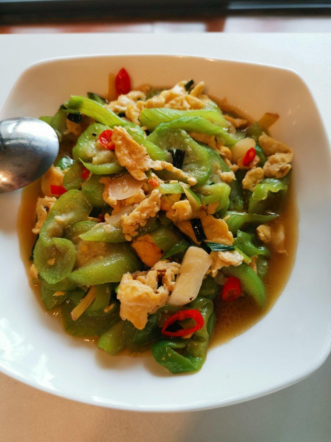 丝瓜炒蛋（快手菜）