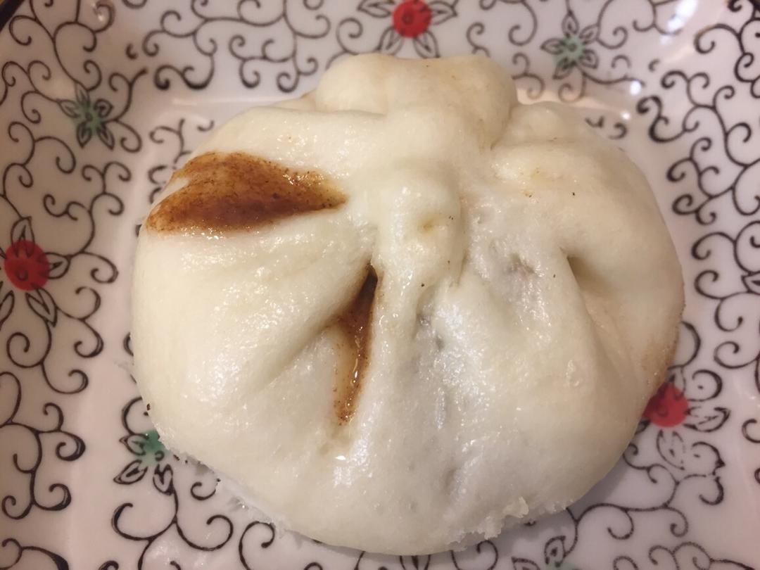 云朵般松软爆浆蜜汁叉烧包