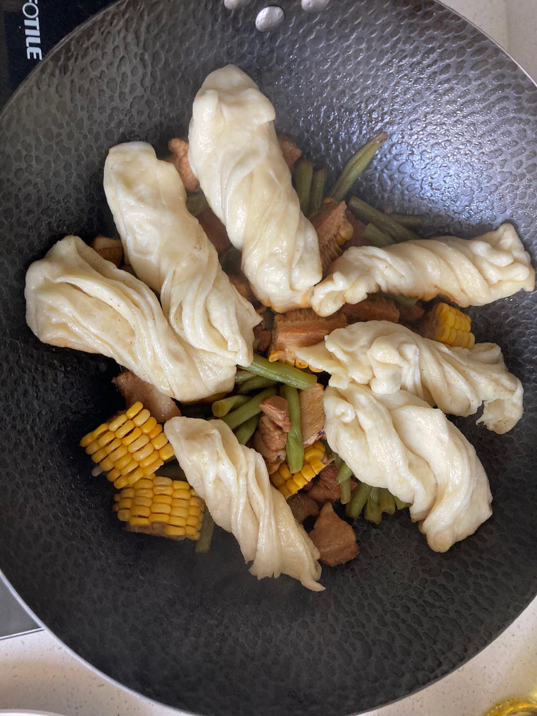 菜饭一锅出豆角焖卷子（发面卷子）