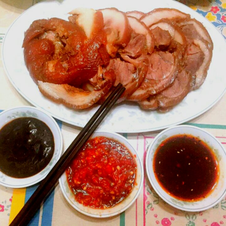 酱肘子
