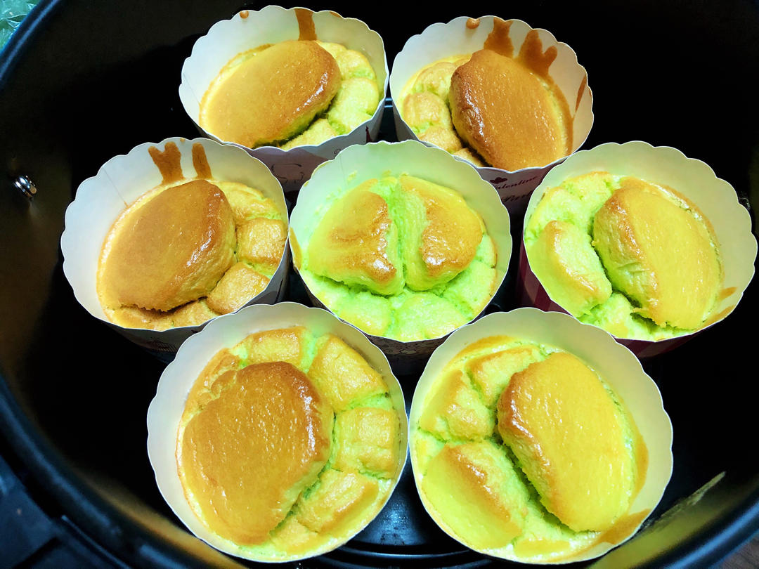 绿蛋糕(新加坡绿蛋糕；斑斓蛋糕卷；香兰蛋糕)