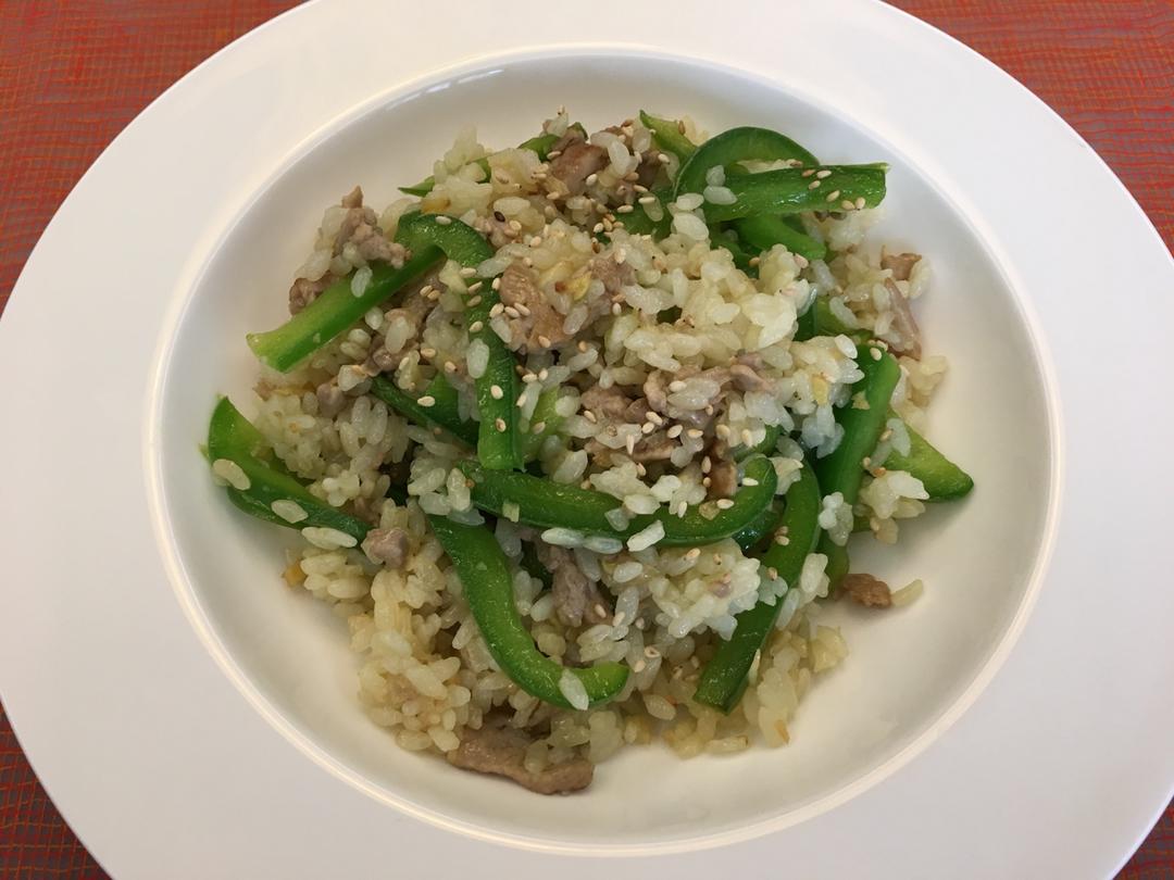 青椒肉丝炒饭