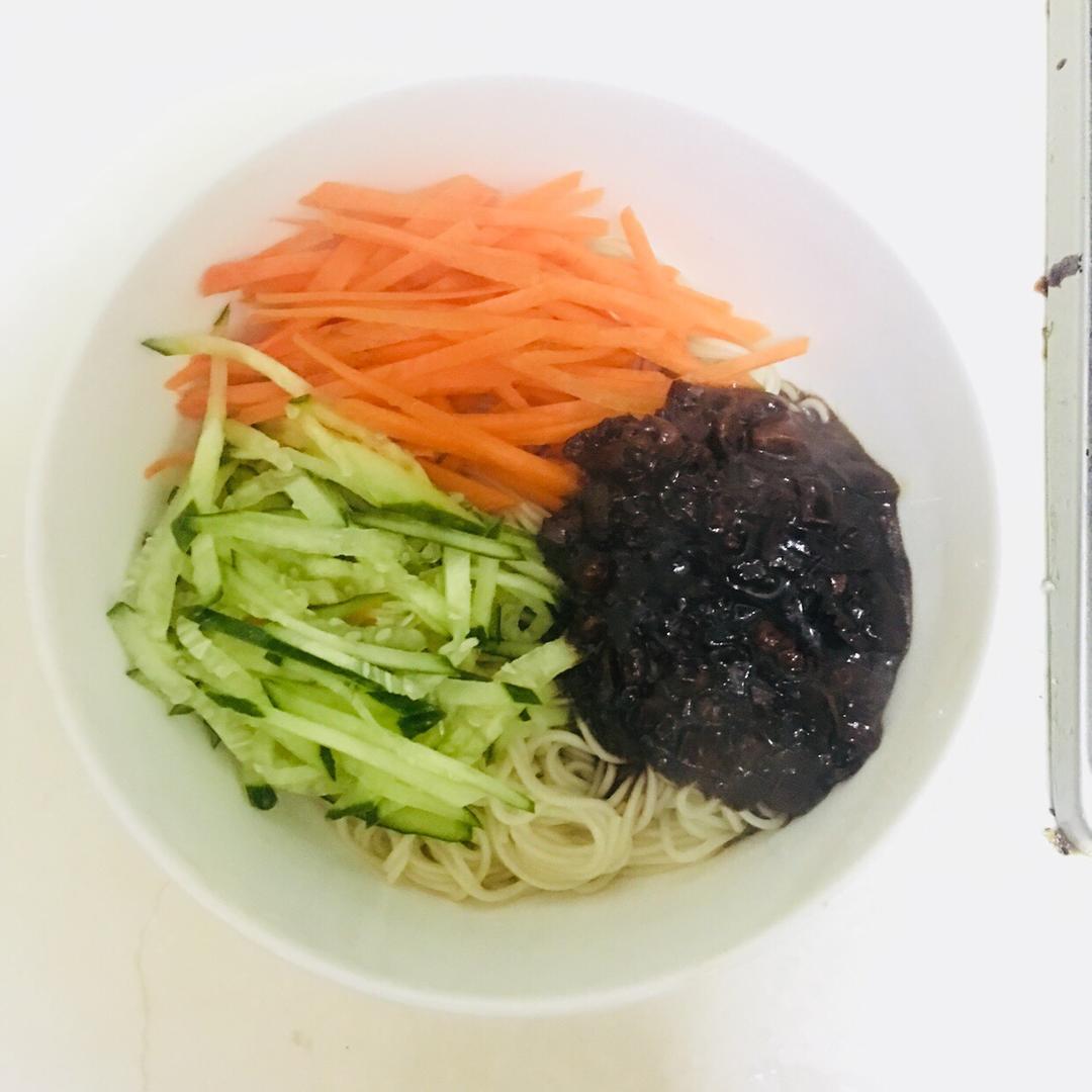 堂妈小厨——韩式炸酱面