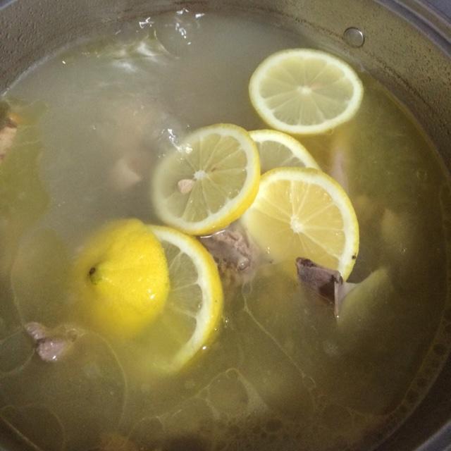 柠檬鸭汤的做法
