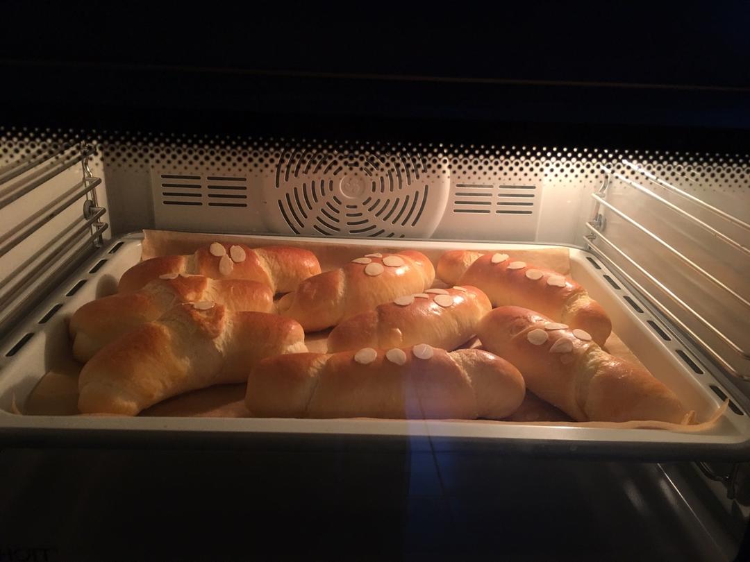 脆底蜂蜜小面包