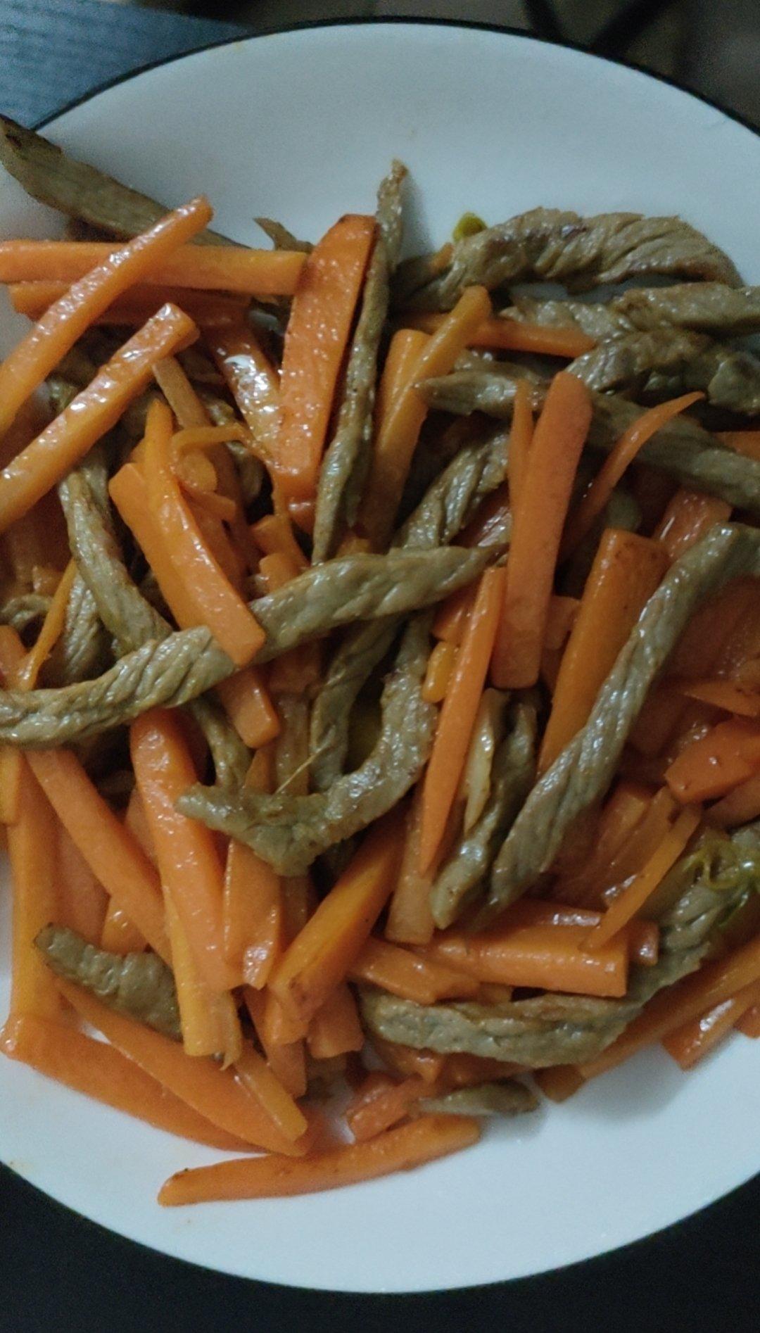 营养美味胡萝卜丝炒牛肉