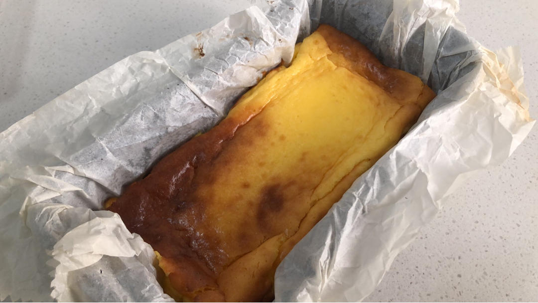 【原创】
零失败的下午茶-Basque巴斯克芝士蛋糕（消耗妙可蓝多奶油奶酪、雀巢淡奶油）