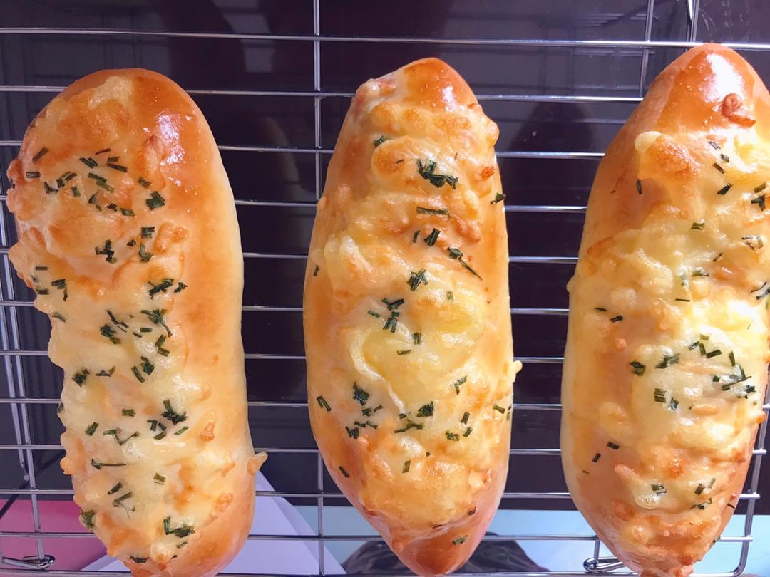 肉松火腿奶酪香葱面包