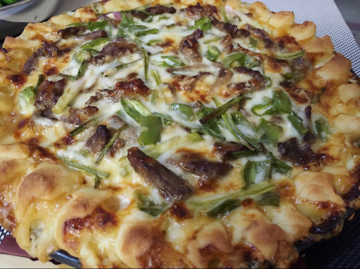 蘑菇火腿心花边比萨