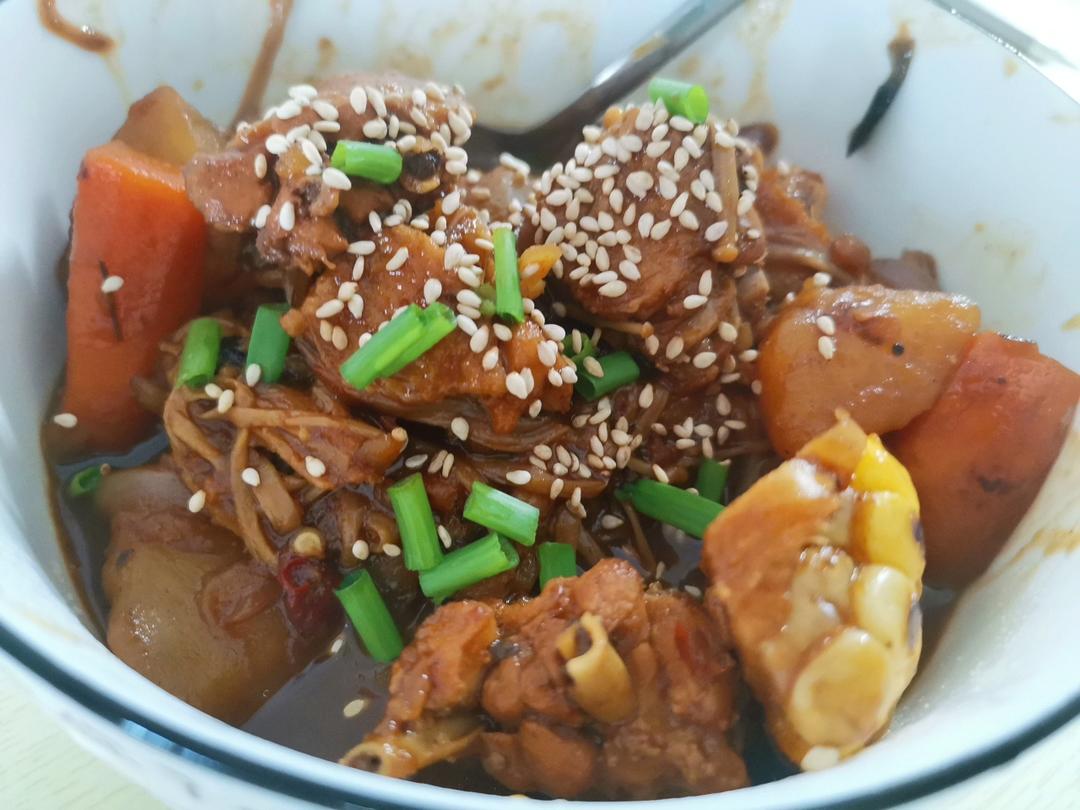 巨下饭的鲜虾鸡翅玉米煲