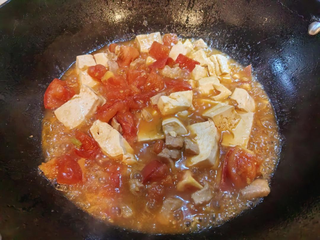 孩子点名要吃番茄豆腐，豆腐嫩滑，汤汁拌饭好好吃