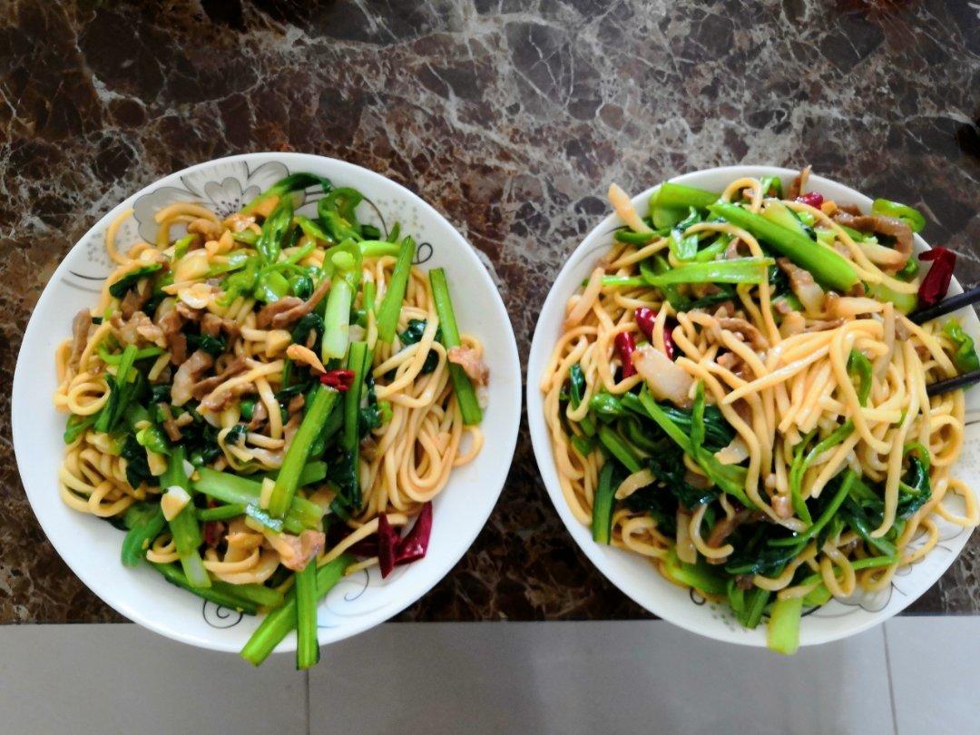 青菜肉丝炒面