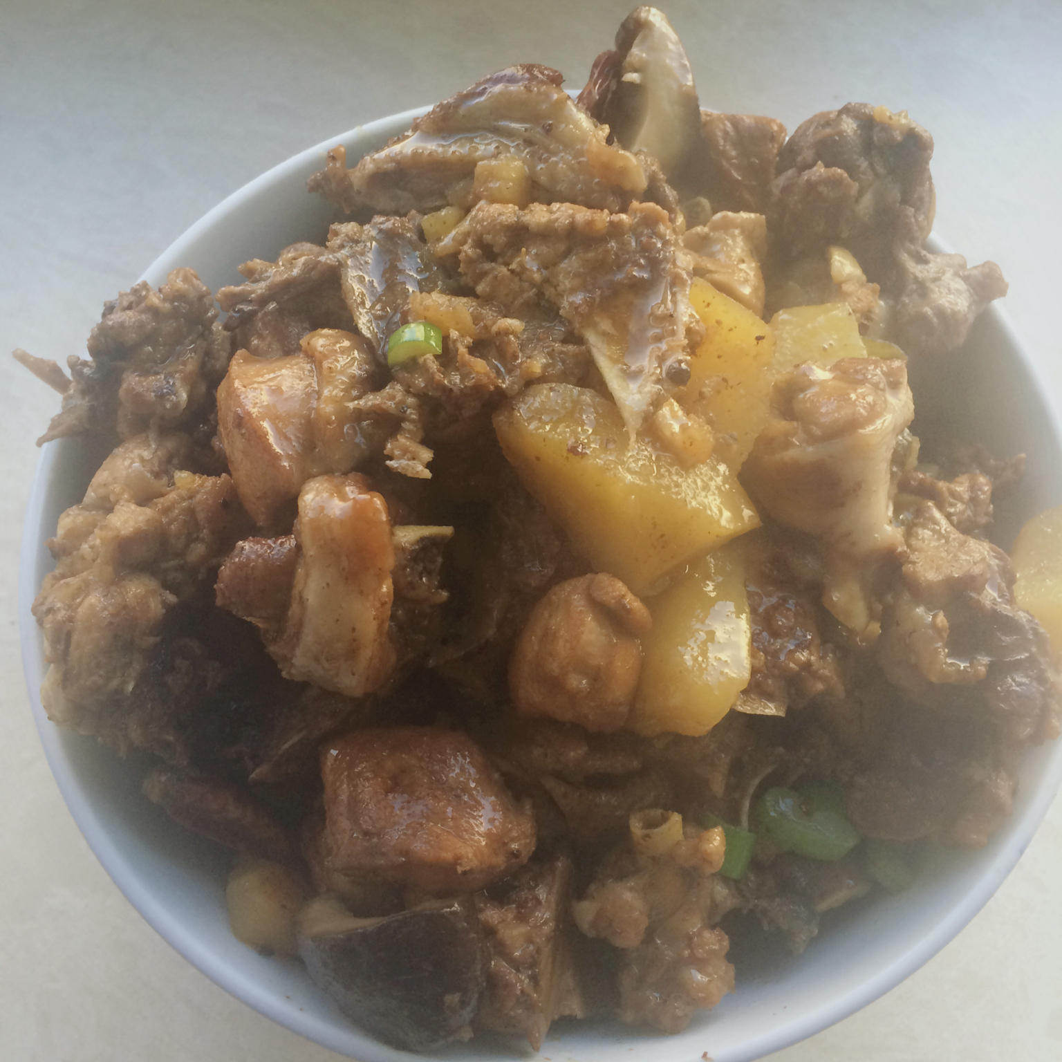 香菇鸡肉炖土豆