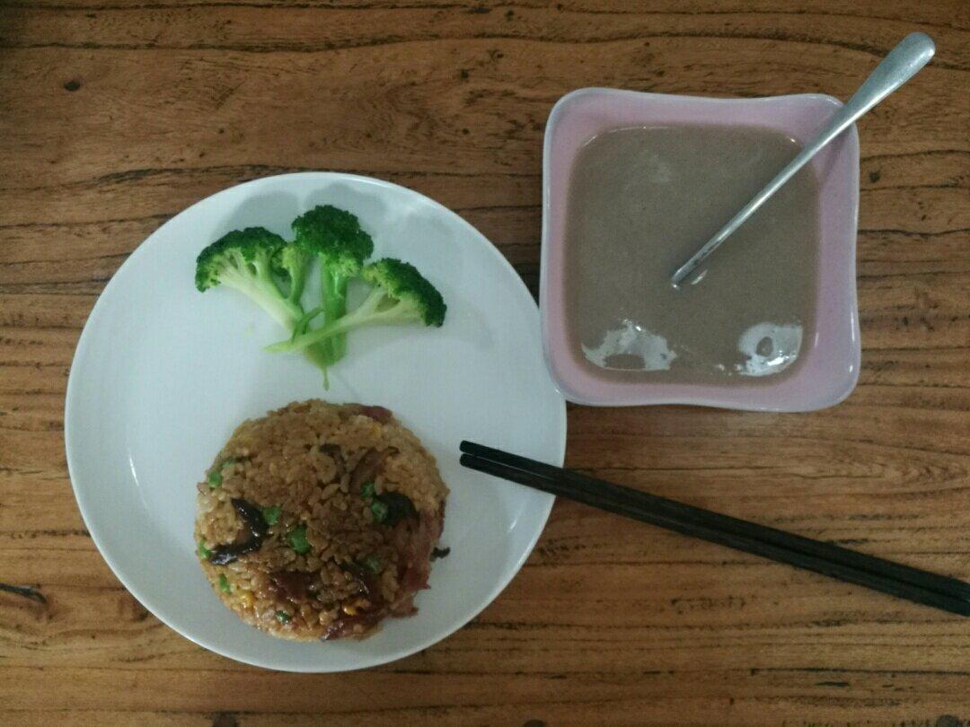 【电饭煲腊肠煲仔饭】
