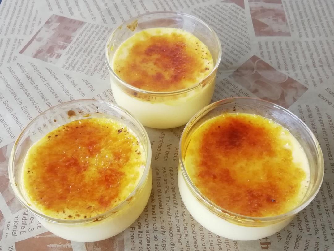 CRÈME BRÛLÉE 法式烤布蕾（焦糖布丁）