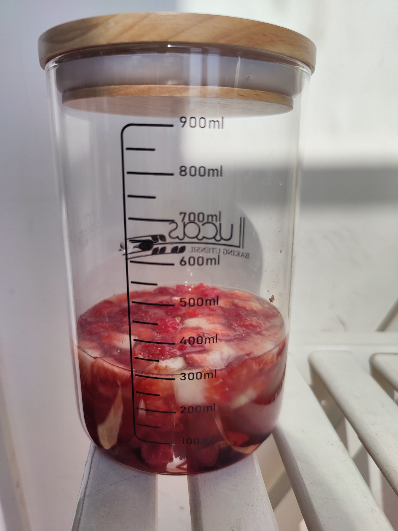 自制草莓酵母液和草莓酵母