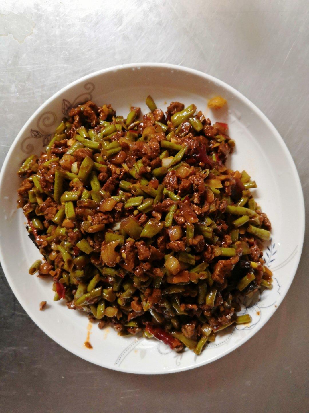酸豆角炒肉末